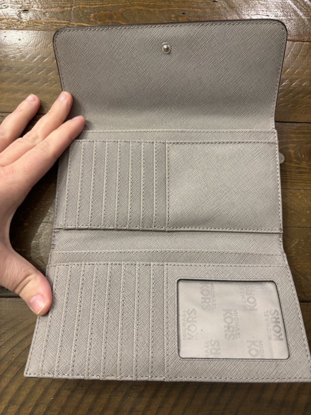 Michael Kors Jet Set Travel Large Trifold Wallet in Saffiano Leather - Picture 8 of 11
